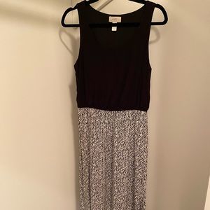 Adorable maxi dress!